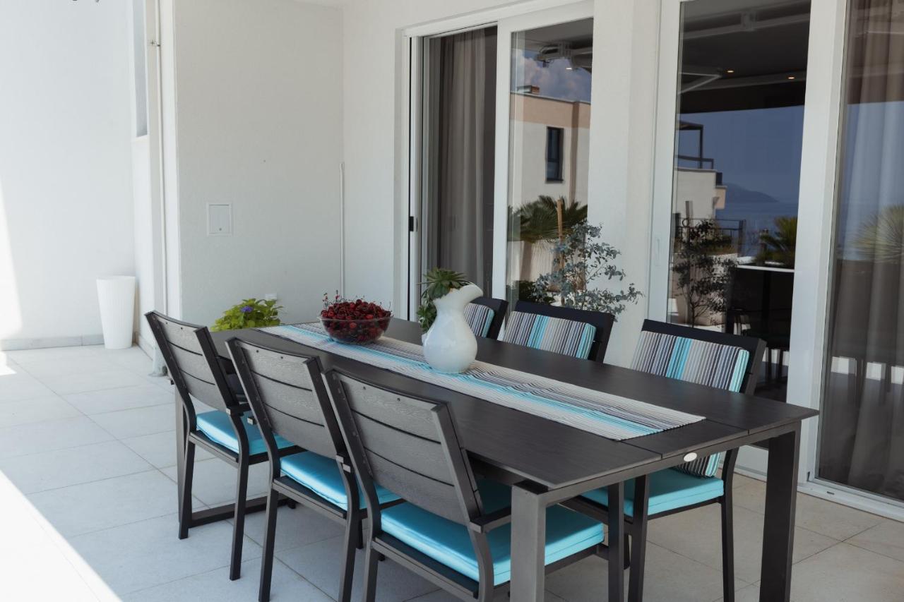 Villa Smaragd - Lapis - Luxury Apartment With Shared Pool Makarska Ngoại thất bức ảnh