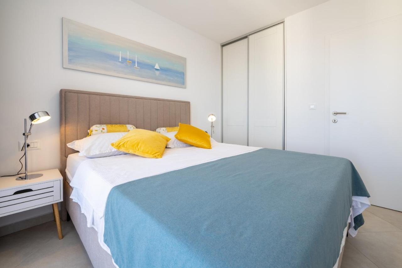 Villa Smaragd - Lapis - Luxury Apartment With Shared Pool Makarska Ngoại thất bức ảnh