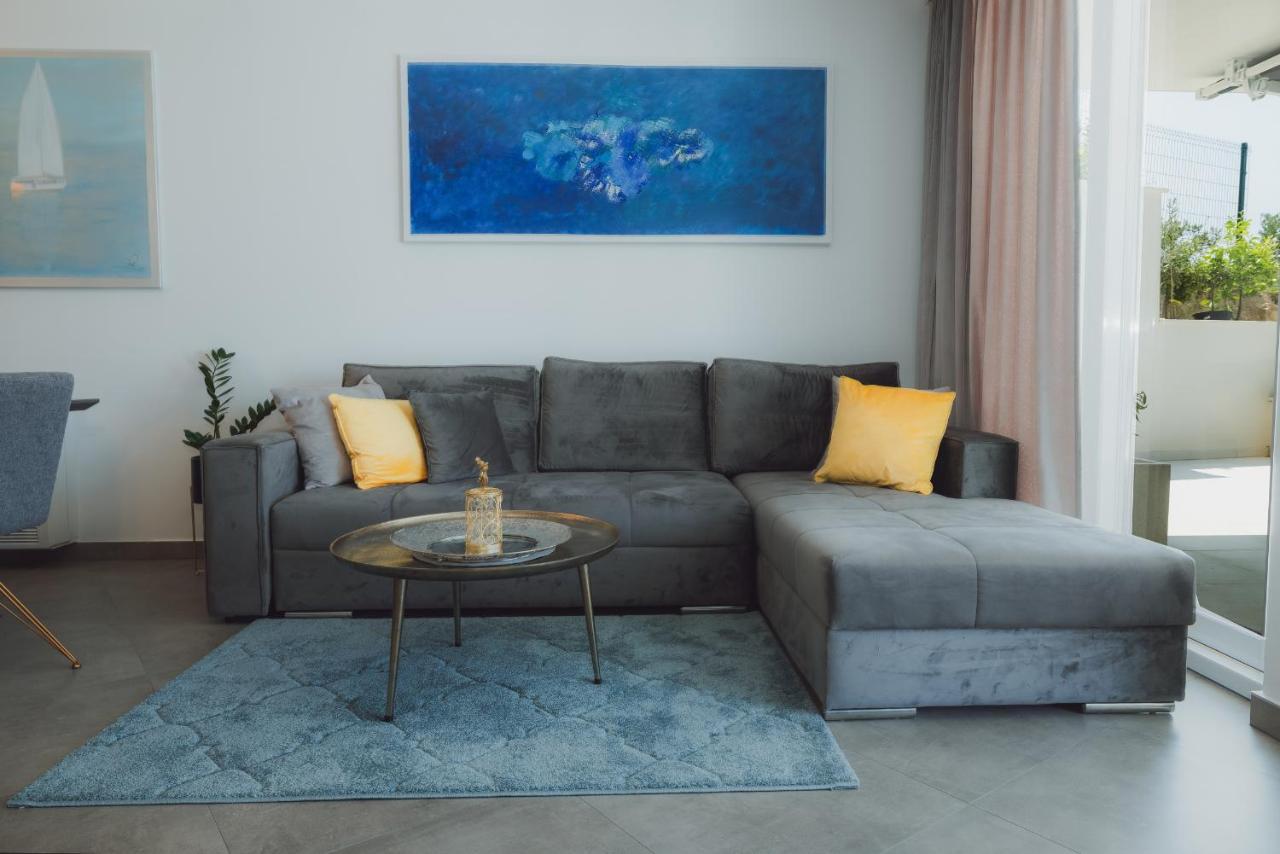 Villa Smaragd - Lapis - Luxury Apartment With Shared Pool Makarska Ngoại thất bức ảnh