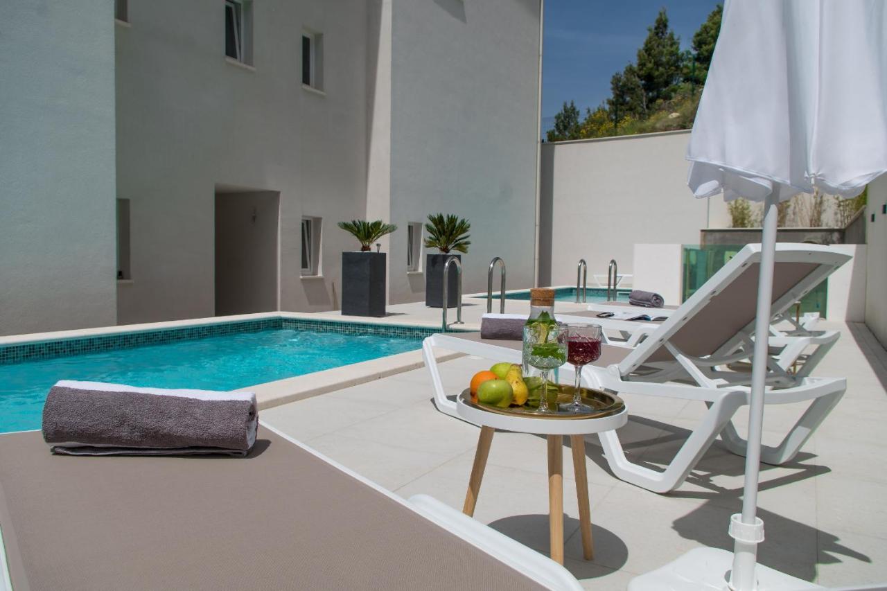 Villa Smaragd - Lapis - Luxury Apartment With Shared Pool Makarska Ngoại thất bức ảnh