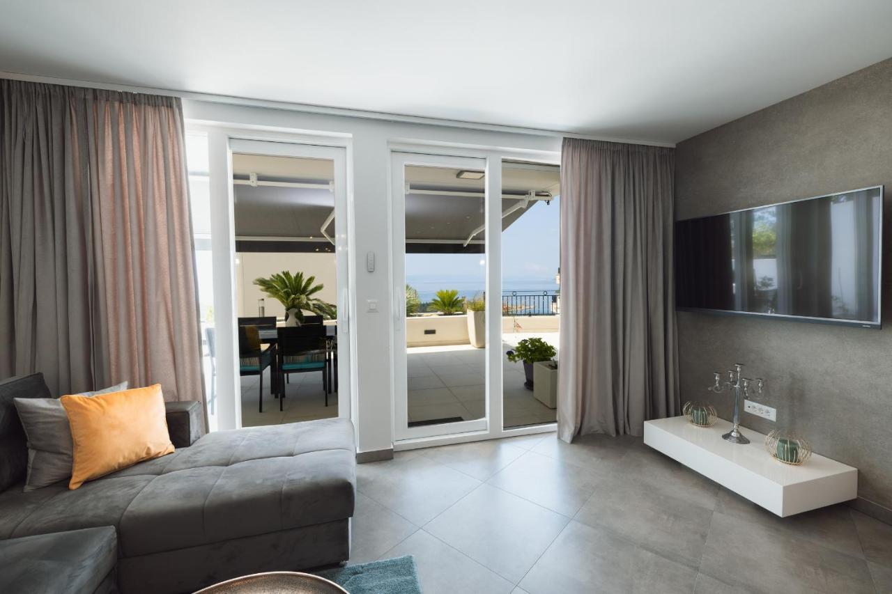 Villa Smaragd - Lapis - Luxury Apartment With Shared Pool Makarska Ngoại thất bức ảnh